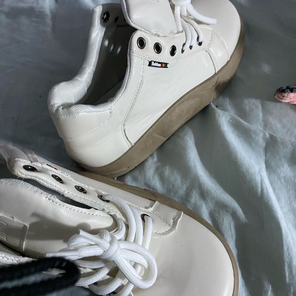 SNEAKERS New Size 39 White in color Really soft and comfortable